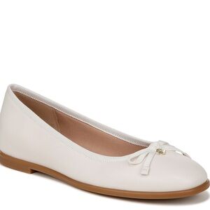 Naturalizer Essential Ballet Flat new never worn! No box